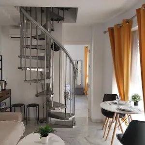 ático Acogedor, Céntrico Y A 2 Min De La Playa. Apartamento